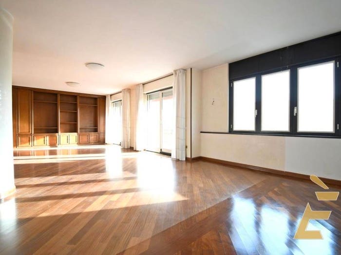 Appartamento quadrilocale in vendita in Viale Trieste, Stampace, Cagliari