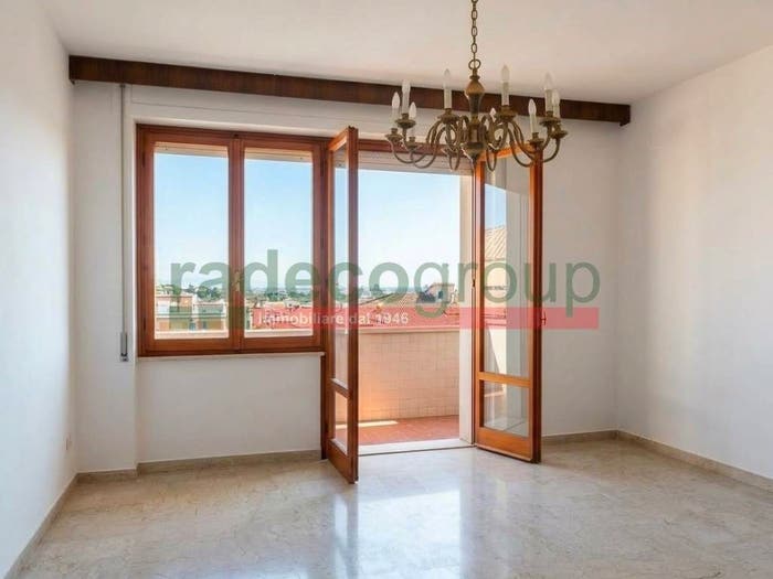 Appartamento con 5 locali in vendita in Via Calzabigi, Calzabigi, Livorno