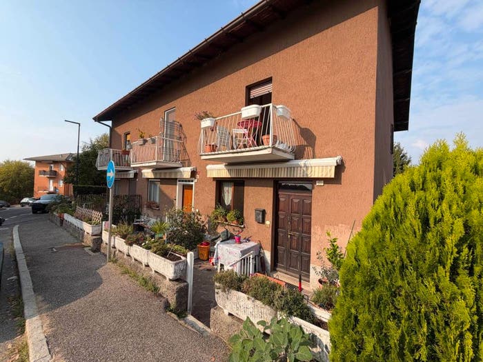 Casa trilocale in vendita in Via Cesare Battisti, Centro, Casnate con Bernate