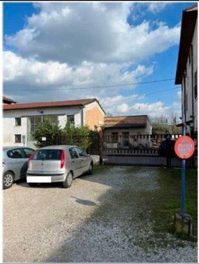 Appartamento in vendita in Str della Genovesa Verona VR Italia Verona Verona, Sacra Famiglia Castel D'Azzano, Verona