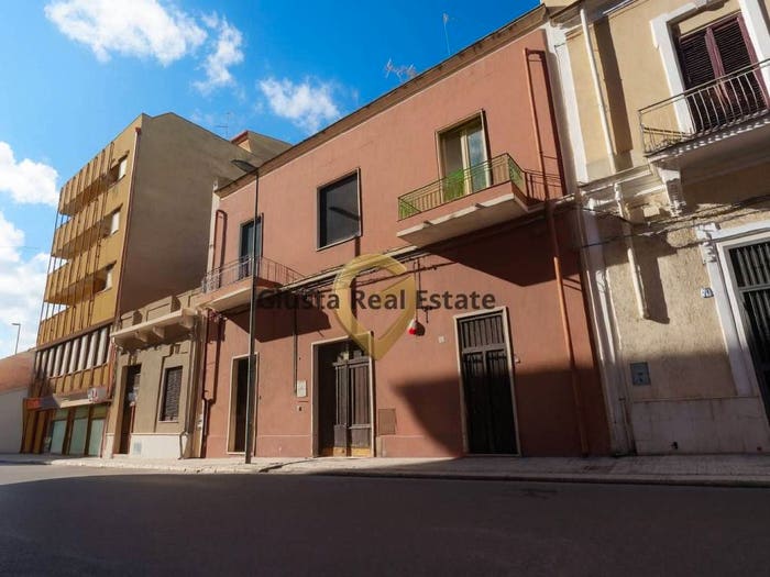 Appartamento quadrilocale in vendita in Via De Carpentieri, Cappuccini, Brindisi