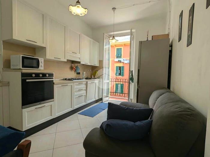 Appartamento trilocale in vendita in Via Enrico Toti, Staglieno, Genova