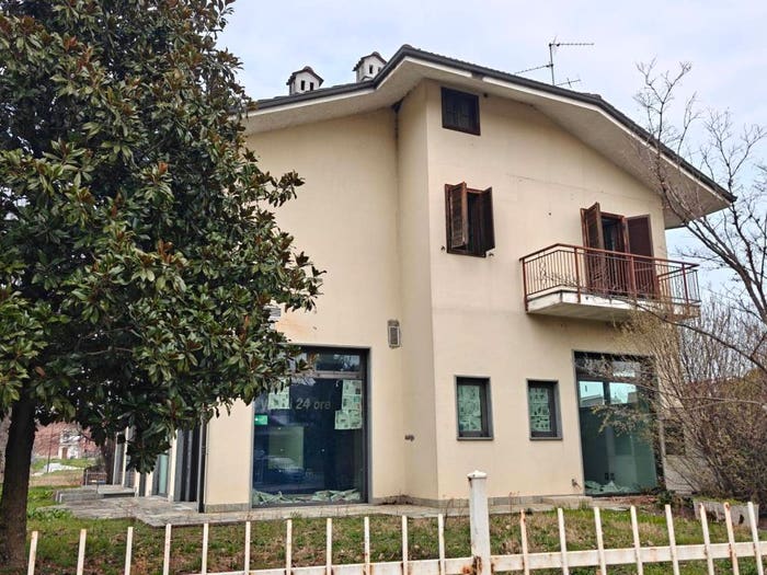 Appartamento quadrilocale in vendita in Corso Italia, Robassomero