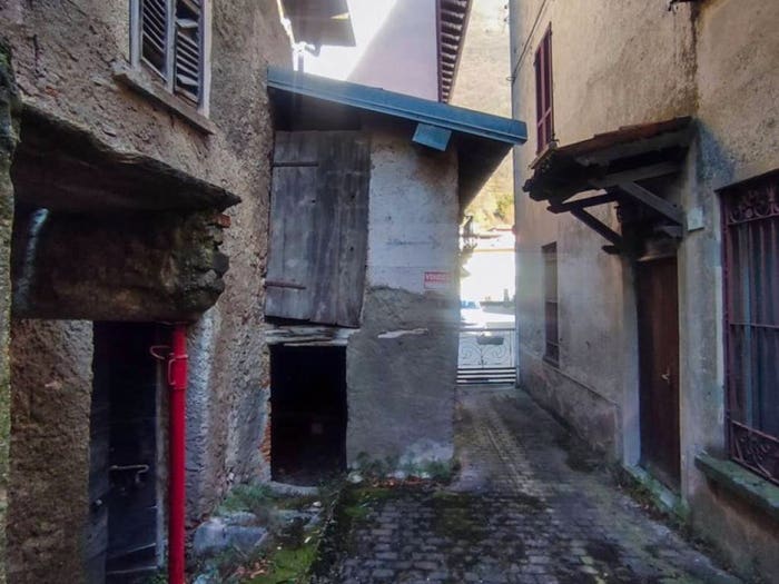 Casa bilocale in vendita in Via Orti snc, Centro, Carlazzo