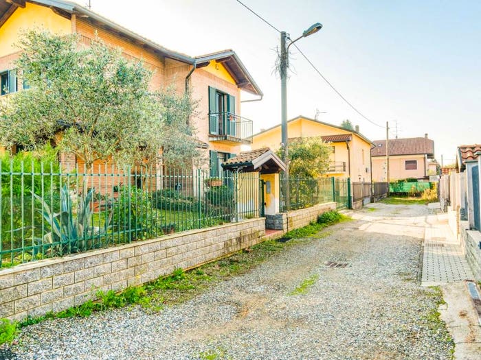Casa quadrilocale in vendita in Via Leonardo da Vinci, Centro, Samarate