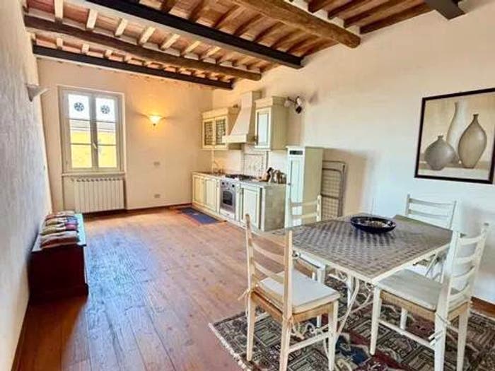 Appartamento con 5 locali in vendita in Pietrasanta