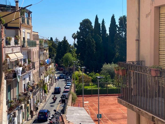 Appartamento trilocale in vendita in Vico di Via Bagnoli Croci, Centro, Taormina