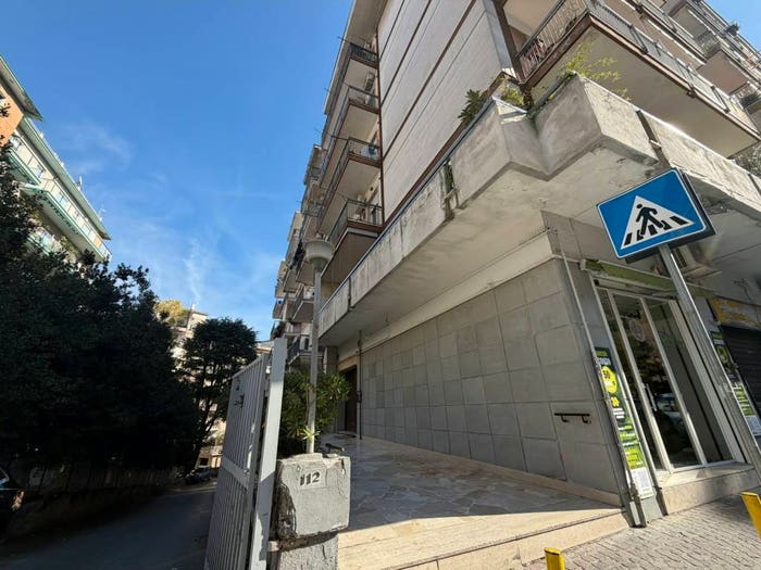 Appartamento con 5 locali in affitto in Via Eduardo Nicolardi, Colli Aminei Capodimonte, Napoli
