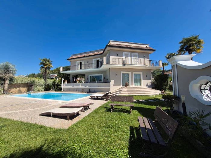 Casa con 6 locali in vendita in Via Quercione, San Leucio Briano, Caserta