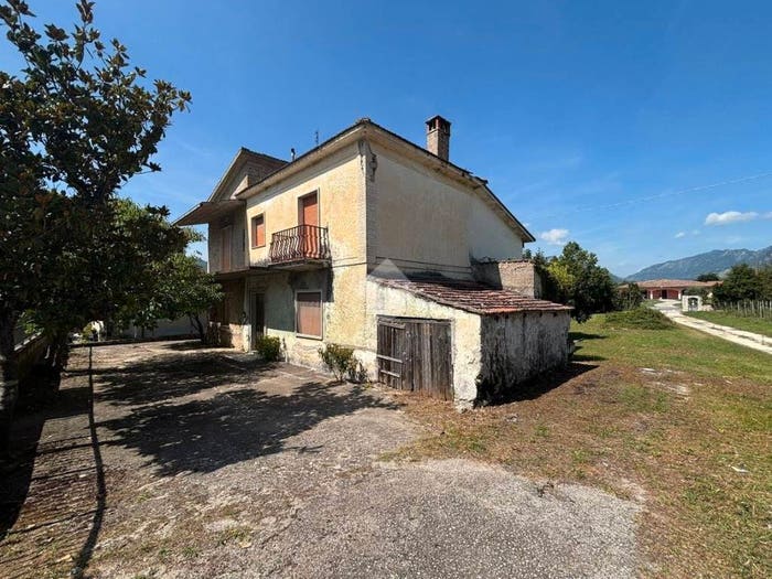 Casa con 6 locali in vendita in Via San Pasquale, Cassino