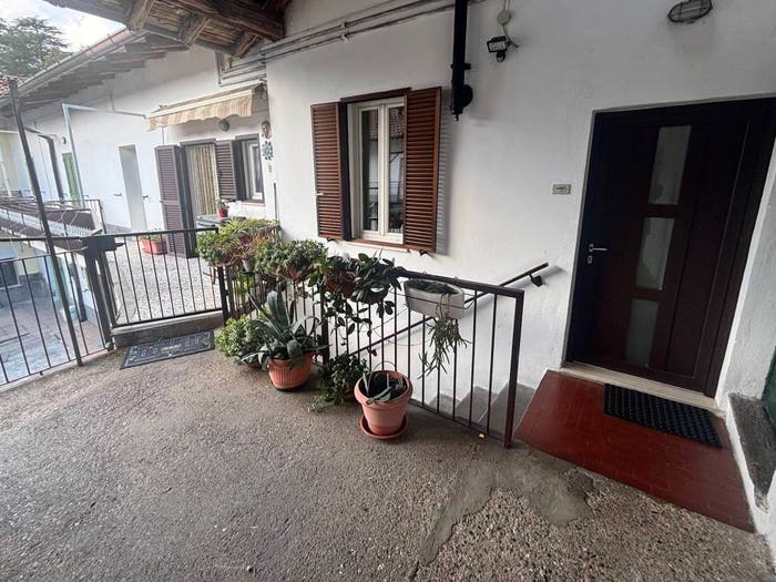 Casa bilocale in vendita in Via Gian Pietro Porro, Induno Olona