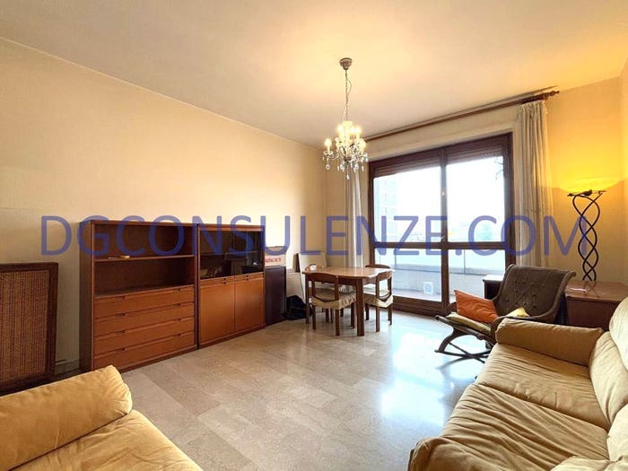 Appartamento quadrilocale in vendita in Via Aprile, Segrate Centro, Segrate