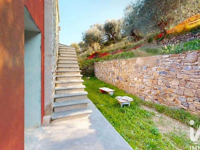 Appartamento con 6 locali in vendita in Frazione Campi, Civezza