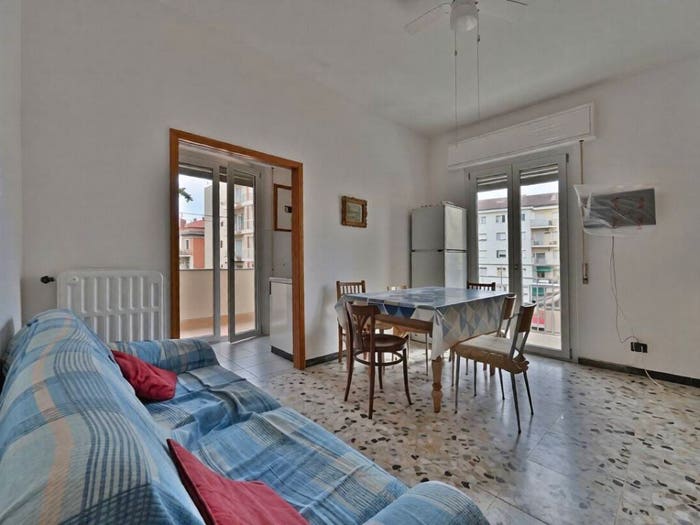 Appartamento quadrilocale in vendita in Via Manzoni, Centro, Loano