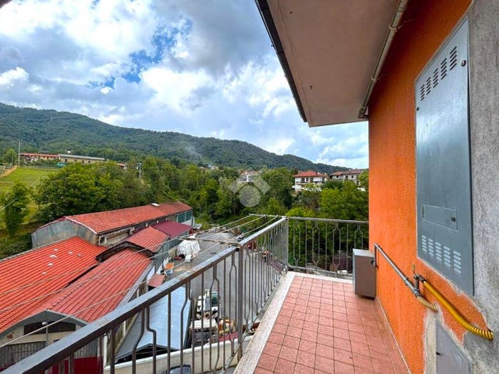 Appartamento quadrilocale in vendita in Frazione Bosume, Centro, Forno Canavese