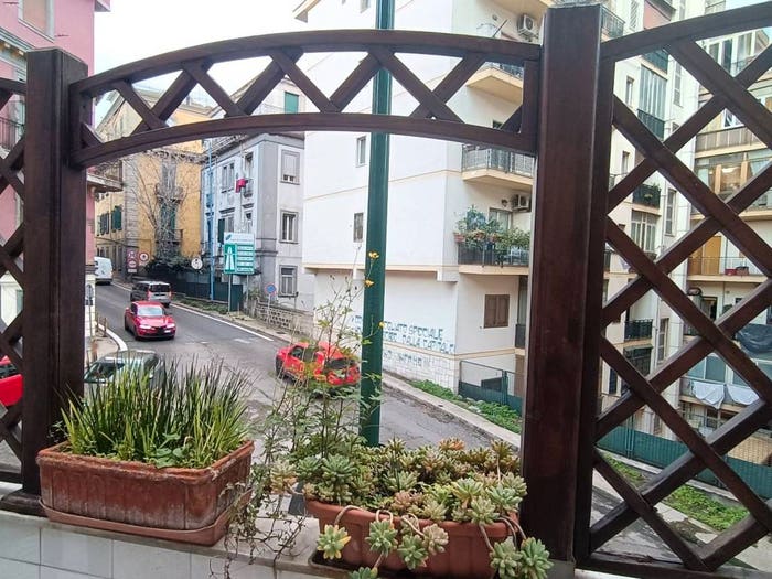 Appartamento bilocale in vendita in Via Marino e Cotronei, Arenella, Napoli