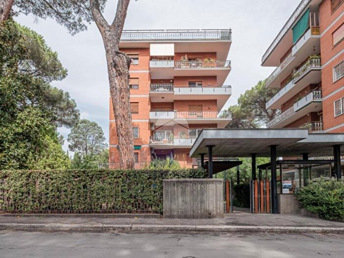 Appartamento quadrilocale in vendita in Via Matteo Bartoli, Cecchignola Giuliano Dalmata, Roma