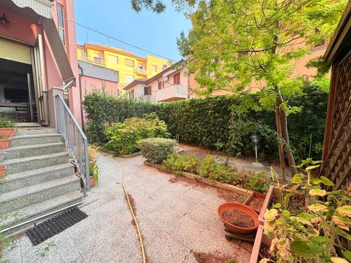 Appartamento con 6 locali in vendita in Pietralacroce, Ancona