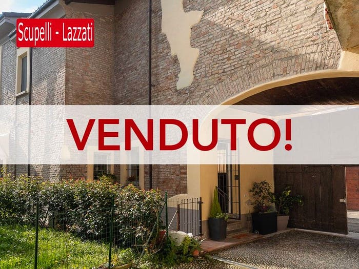 Casa quadrilocale in vendita in Via Castello, Centro, Casteggio