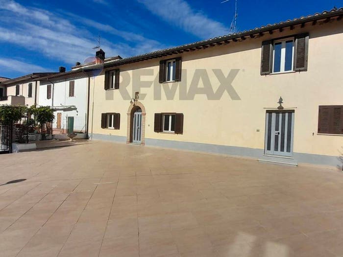 Casa con 6 locali in vendita in San Sebastiano La Valle San Giovanni Profiamma, Foligno