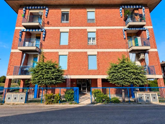 Appartamento trilocale in vendita in Via Maggio, Centro, Zerbolò