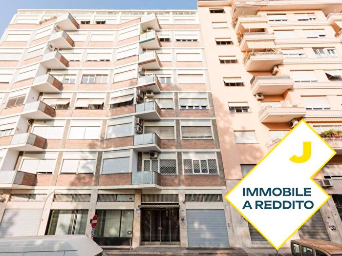 Appartamento con 6 locali in vendita in Lungotevere degli Artigiani, Trastevere, Roma