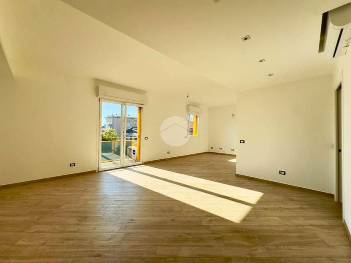 Appartamento quadrilocale in vendita in Via secondo cremonesi, Città Bassa Laghi, Lodi