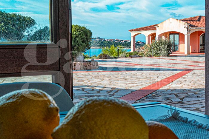 Appartamento trilocale in vendita in Beach House Via Orsa Maggiore Baia Santa R, Santa Teresa Gallura