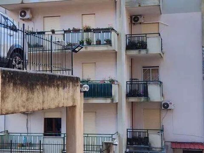 Appartamento con 6 locali in vendita in Circonvallazione No Number, Montelepre