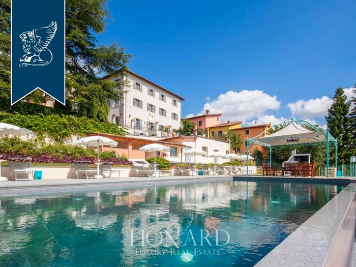 Casa con 6 locali in vendita in Serravalle di Chienti