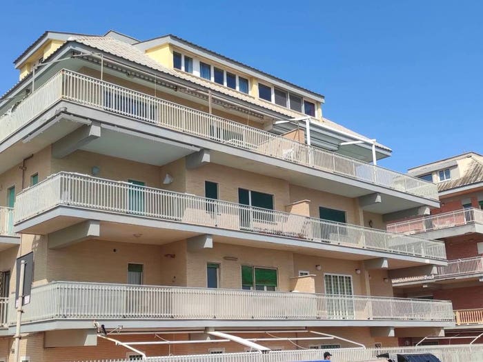 Appartamento con 5 locali in vendita in Lungomare Duca degli Abruzzi, Ostia Ponente, Roma