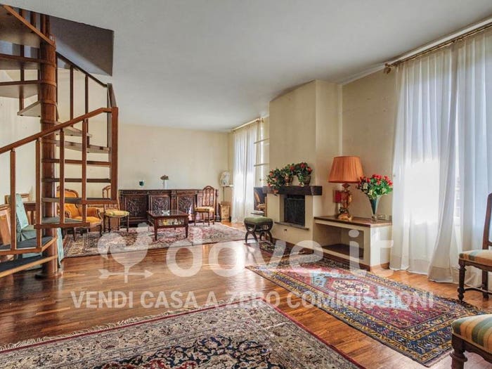 Appartamento con 5 locali in vendita in Via Mulini, Centro, Domaso