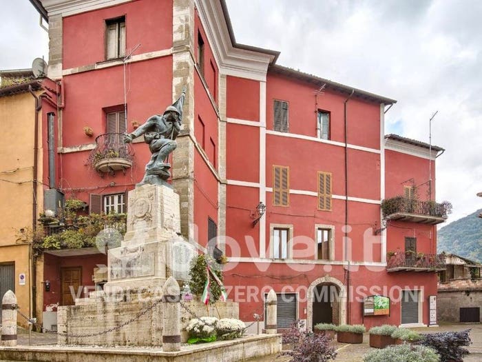 Appartamento con 6 locali in vendita in Piazza Umberto I, Centro, Supino