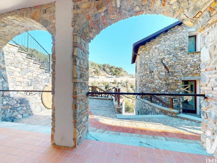 Appartamento trilocale in vendita in Località Costa d'Agosti, Andora