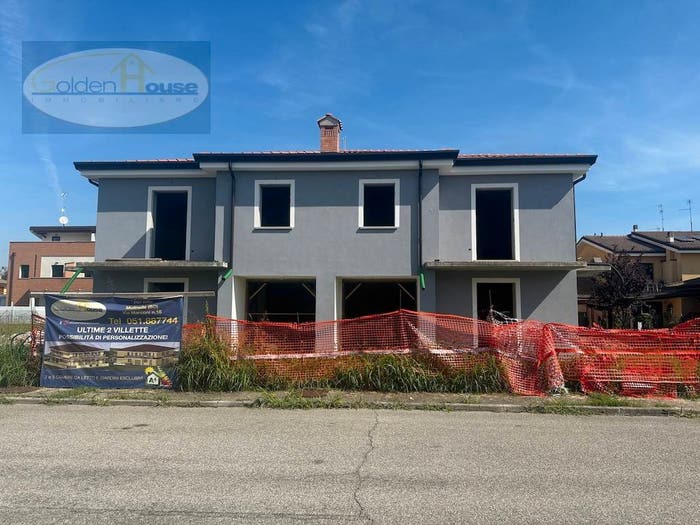 Casa quadrilocale in vendita in Via Elio Stegani, Argenta