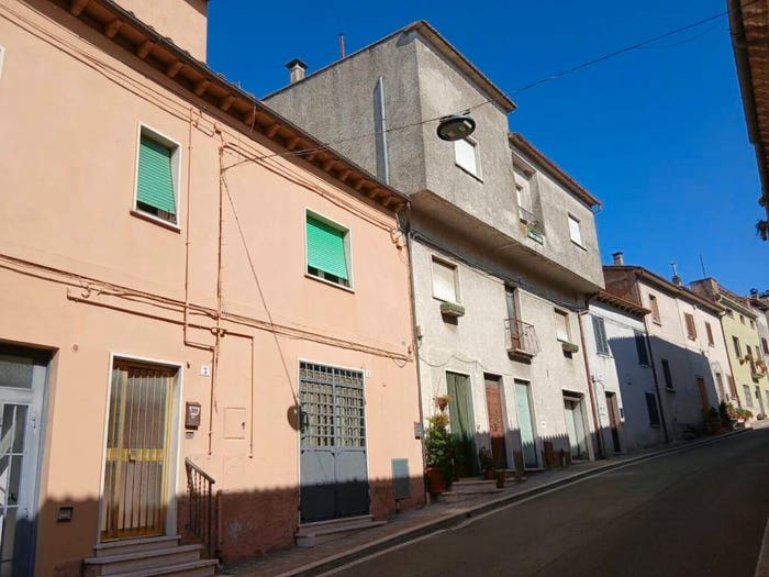Casa con 6 locali in vendita in Via Ventiquattro maggio, Centro, Alviano