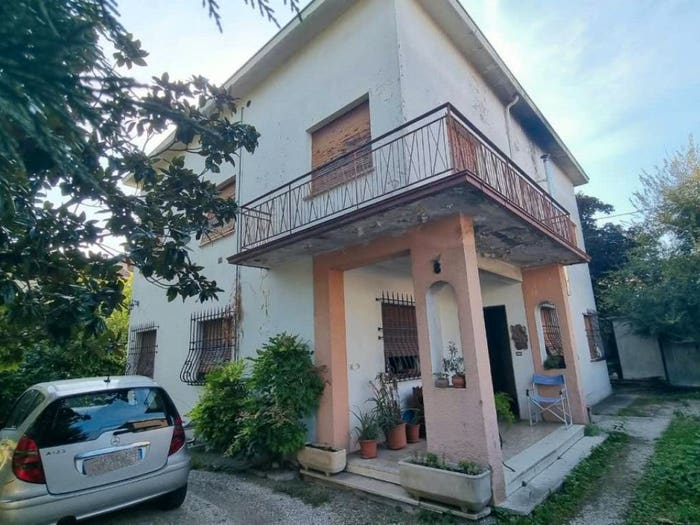 Casa con 5 locali in vendita in Viale Cesare Battisti, Centro, Correggio