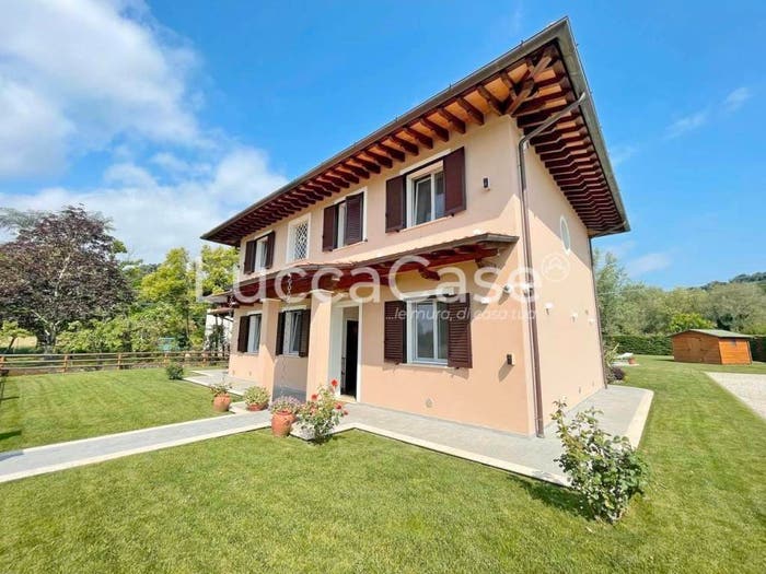 Casa con 6 locali in vendita in Via dei Francesconi, Massa Macinaia San Leonardo, Capannori