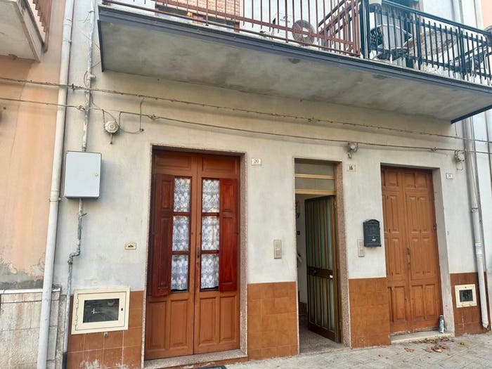 Casa con 6 locali in vendita in Via Barcellona Castroreale, Centro, Barcellona Pozzo di Gotto