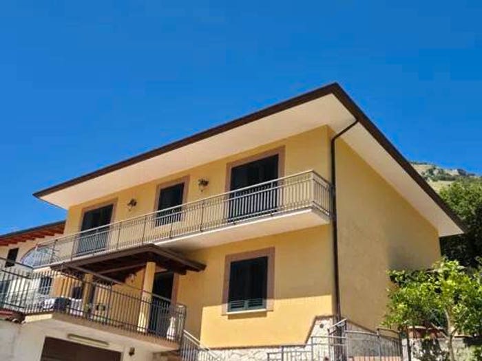 Casa con 5 locali in vendita in Fondi