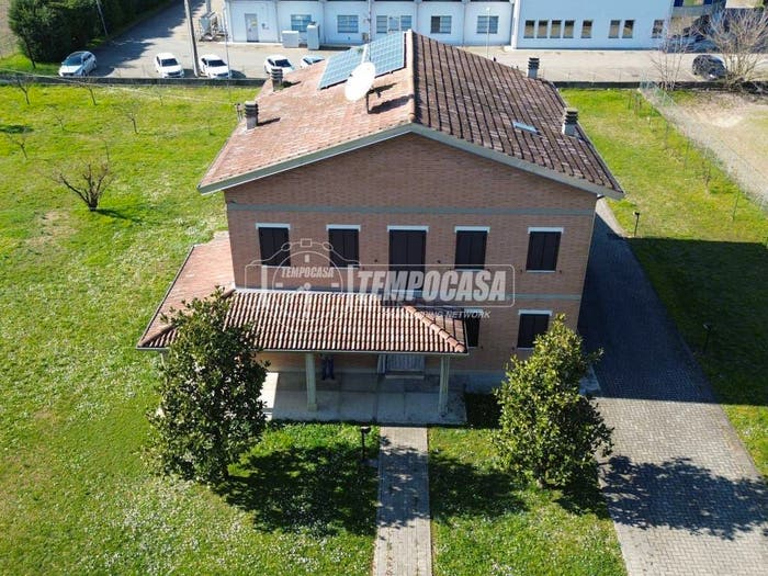Casa con 6 locali in vendita in Via San Lodovico, Centro, Rio Saliceto