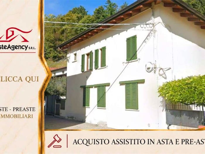 Appartamento trilocale in vendita in Via Roma, Centro, Casalzuigno
