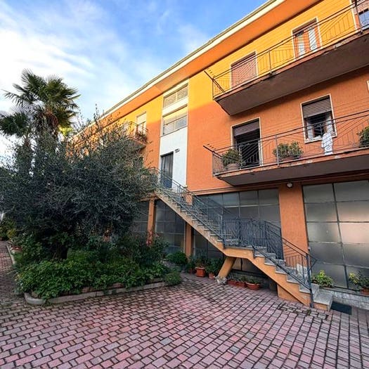 Appartamento trilocale in vendita in Via San Gerardo, Centro, Olgiate Comasco
