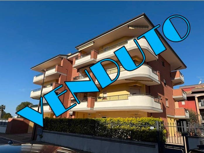 Appartamento trilocale in vendita in Via Sofia, Semicentro, Aprilia