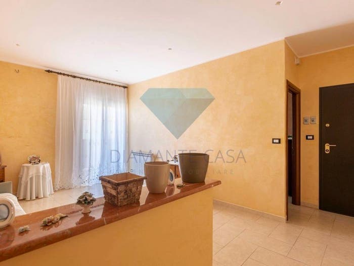 Appartamento trilocale in vendita in Via delle Camelie, Biancavilla