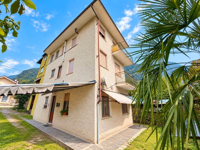 Casa con 6 locali in vendita in Via Giuseppe Regaldi, Centro, Varallo
