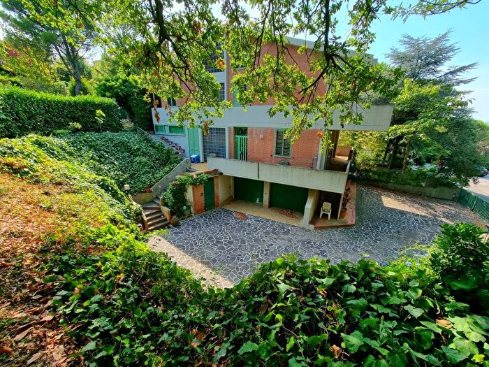 Casa con 6 locali in vendita in Via Luigi Pirandello, Montegranaro Loreto, Pesaro