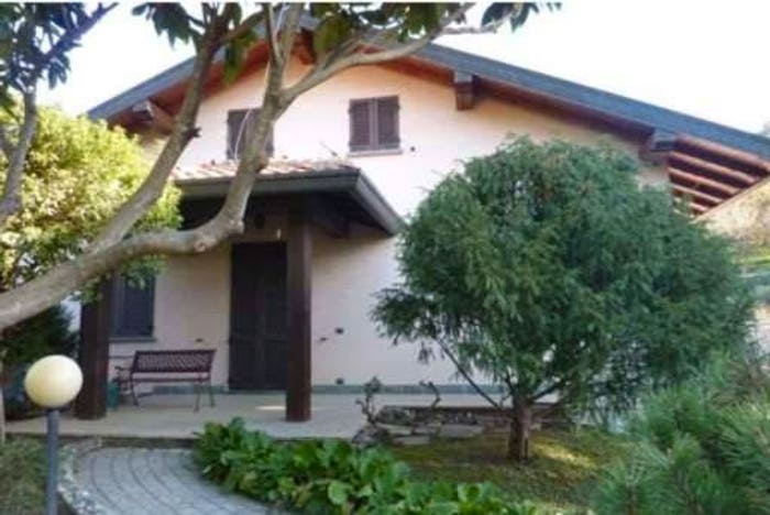 Casa con 6 locali in vendita in Frazione Cà Nova, Valgreghentino