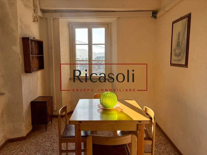 Casa quadrilocale in vendita in Cune, Borgo a Mozzano
