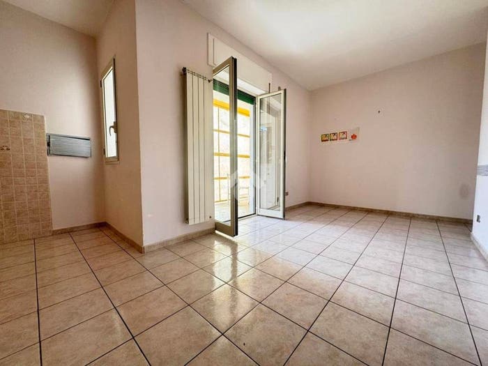 Appartamento trilocale in vendita in Via Provinciale Est, Paolisi